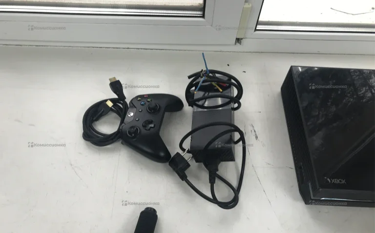 Приставка Xbox One 500Gb