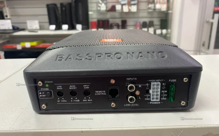 Сабвуфер  JBL BassPro Nano