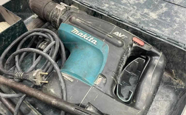 Перфоратор makita HR4010C