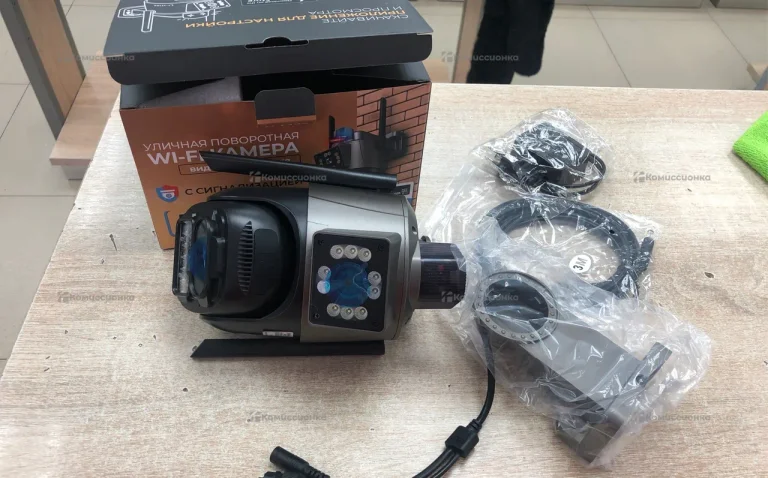 Уличная поворотная Wi-Fi камера видеонаблюдения U-