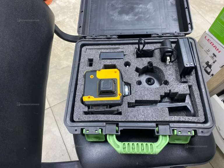 Лазерный уровень Dewalt 3D Реплика
