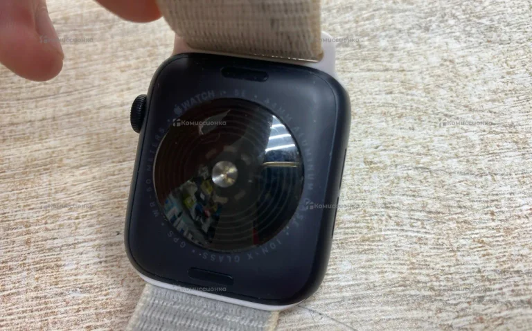 Часы  Apple Watch SE2