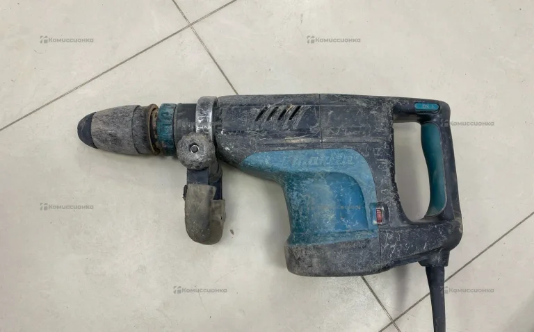 Отбойный молоток Makita HM1203C