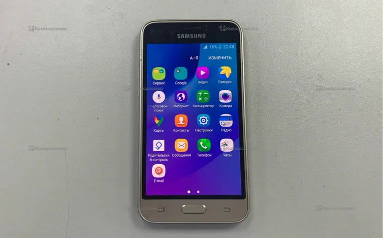 Samsung Galaxy J1 1/8 ГБ