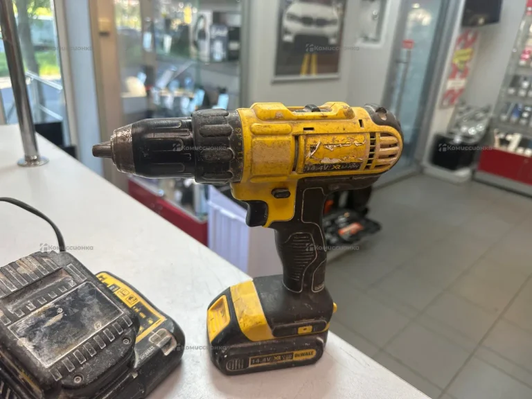 Дрель-шуруповерт dewalt DCD734S2
