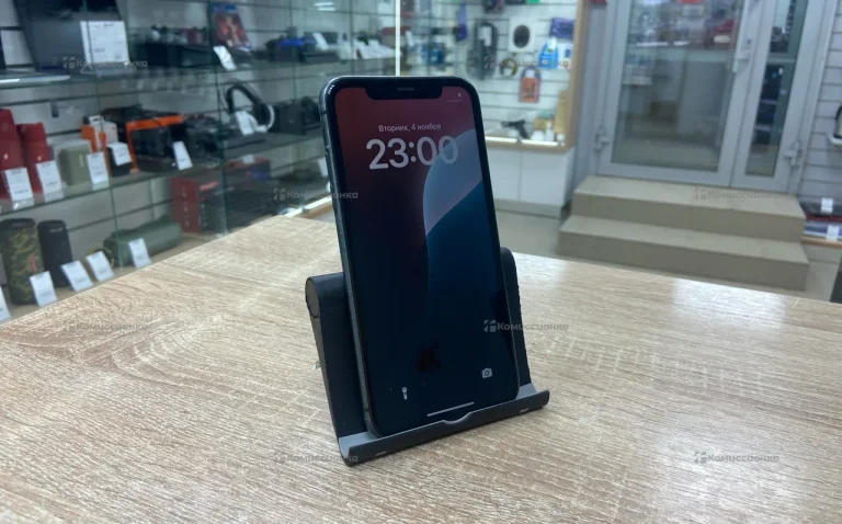 Apple iPhone 11 4/64 ГБ