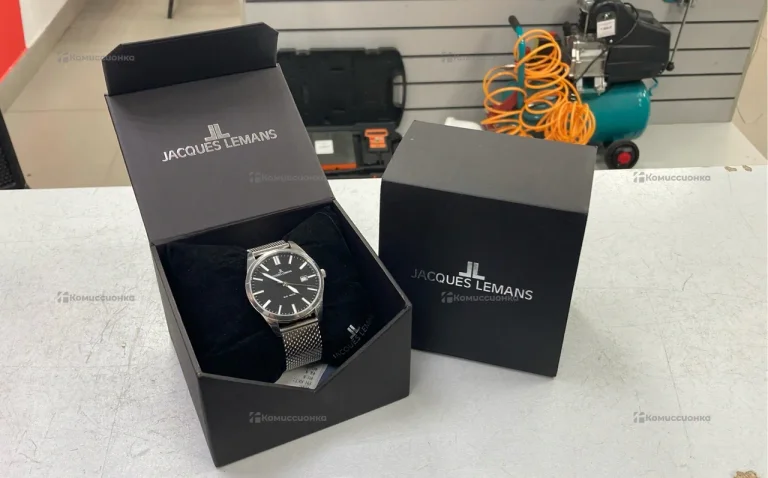 Часы  Jacques Lemans