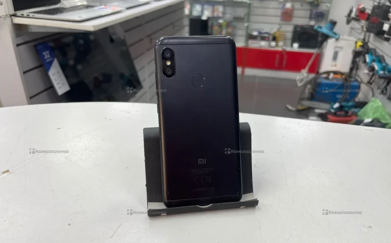 Xiaomi Mi A2 Lite 3/32 ГБ