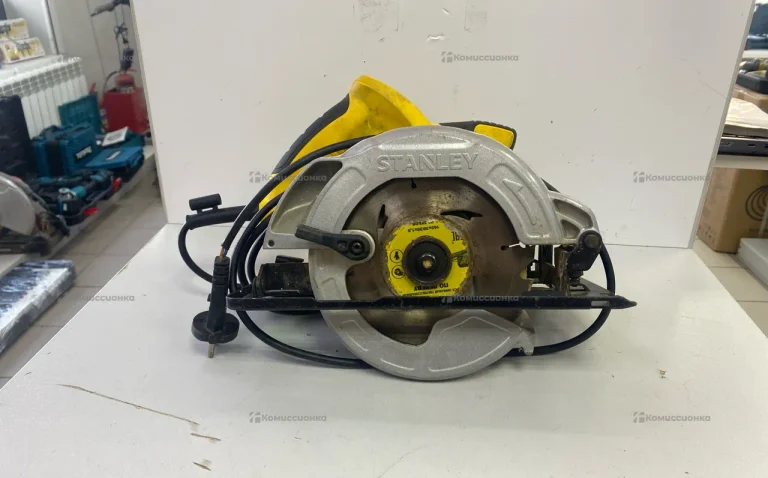 Пила циркулярная Stanley SC12