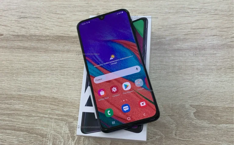 Samsung Galaxy A40 4/64 ГБ
