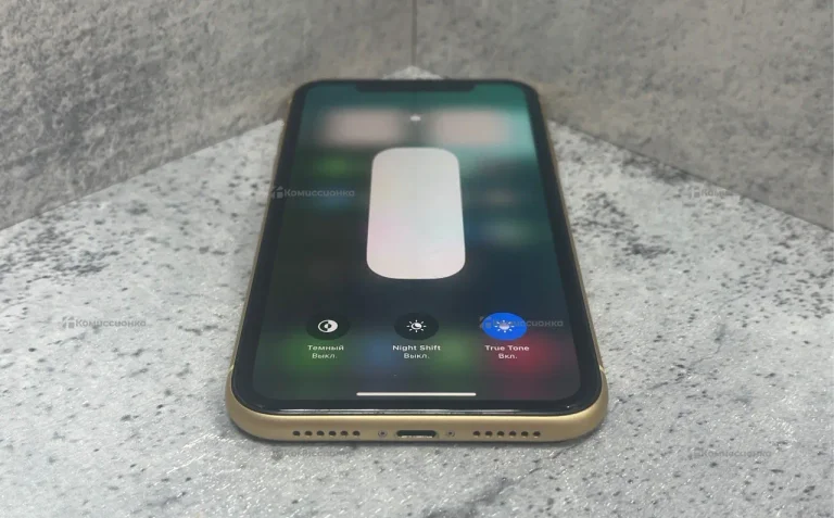 Apple iPhone XR 3/128 ГБ