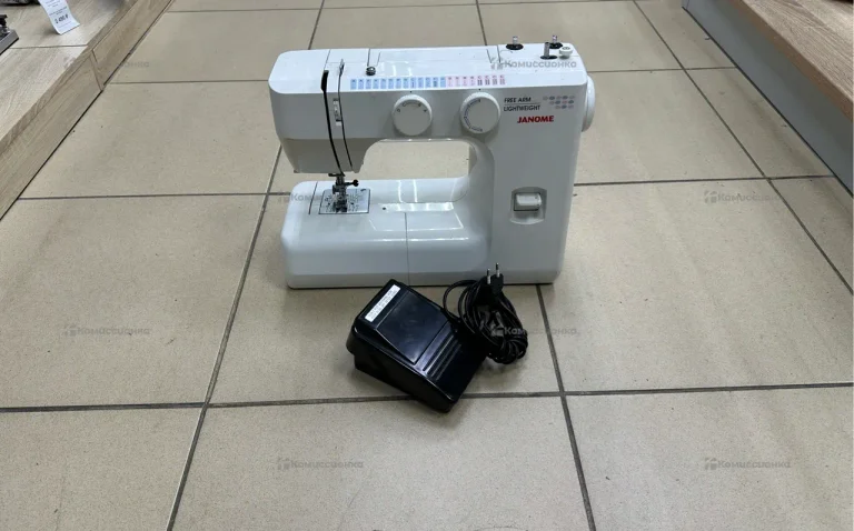 Швейная машина  Janome 743-03