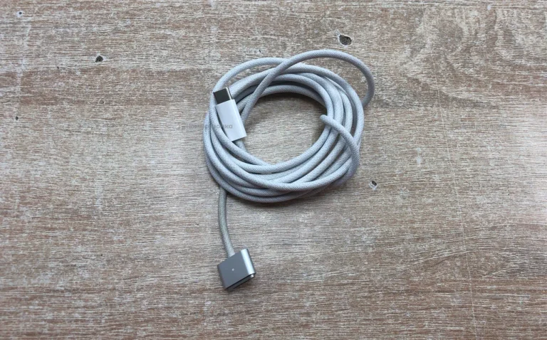 Кабель для MacBook