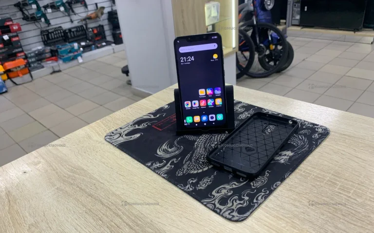 Xiaomi Pocophone F1 6/128 ГБ