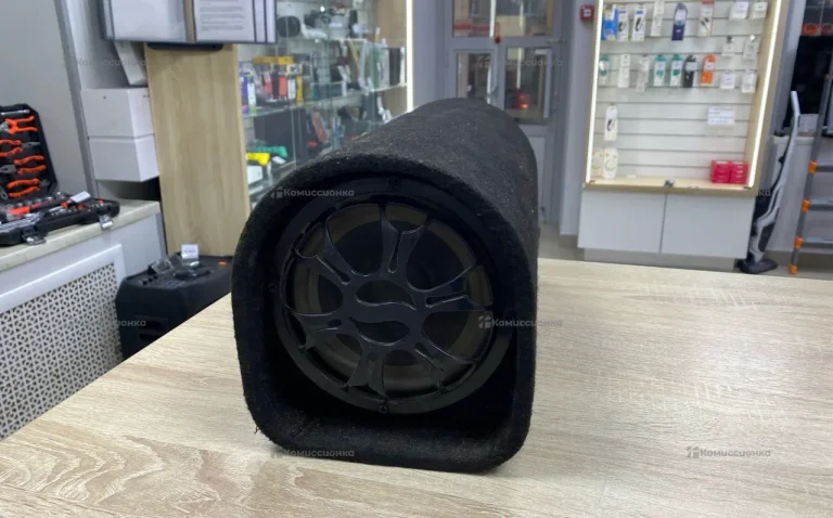 Сабвуфер  активный