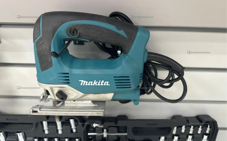 лобзик Makita JV0600