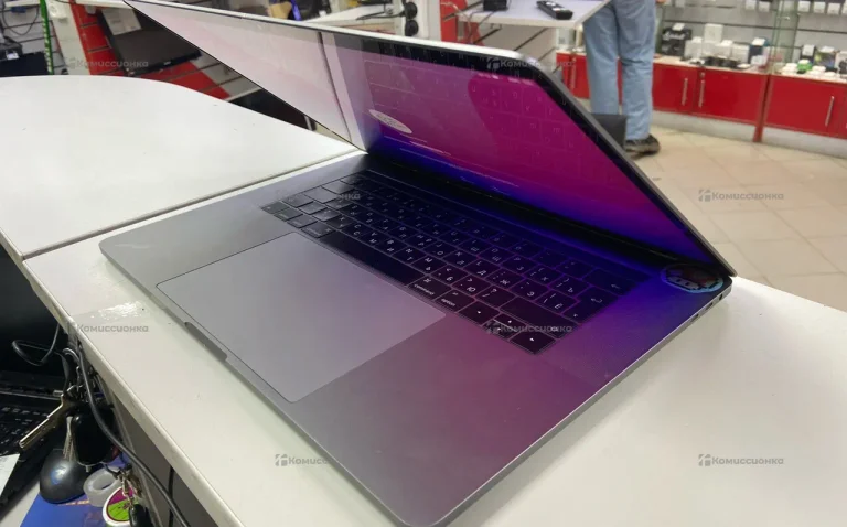 Ноутбук  Apple MacBook Pro 15 2016 i7