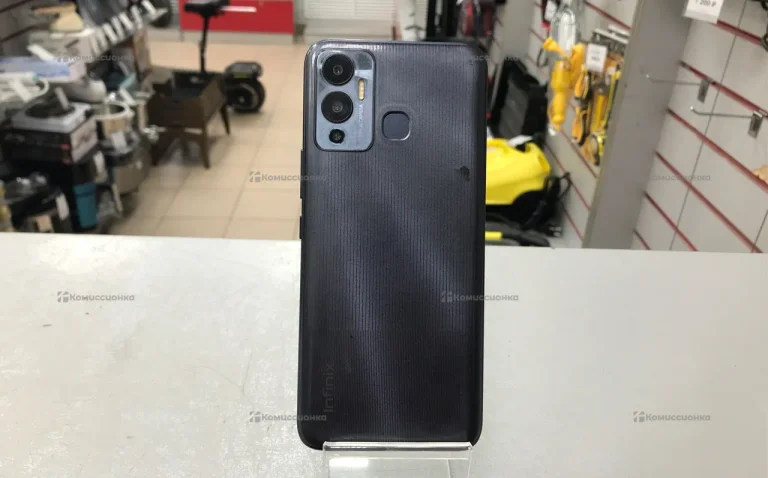 Infinix Hot 12 Play NFC 4/64 ГБ