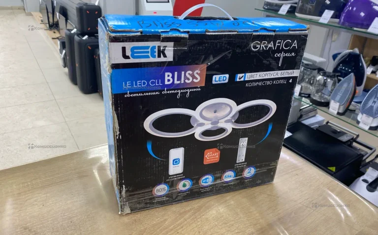 Люстра с пультом Leek Grafica