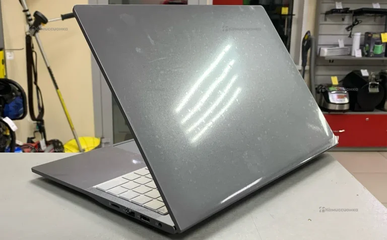 Ноутбук  AMD ryzen 3 3250U