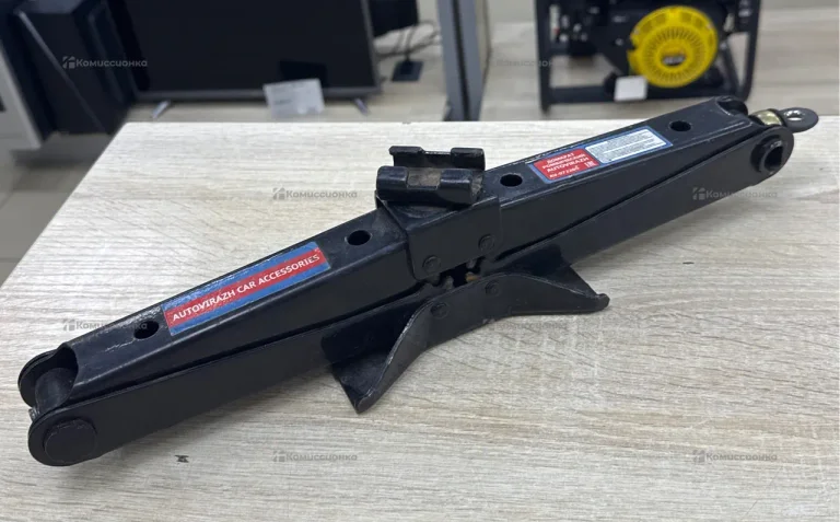 Домкрат ромбический