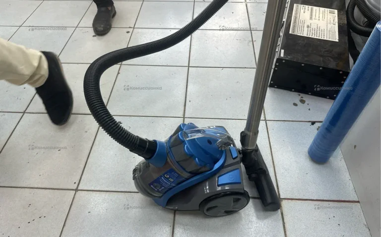 Пылесос  skarlett 1700w