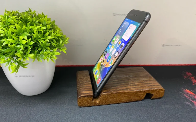 Apple iPhone 8 2/64 ГБ