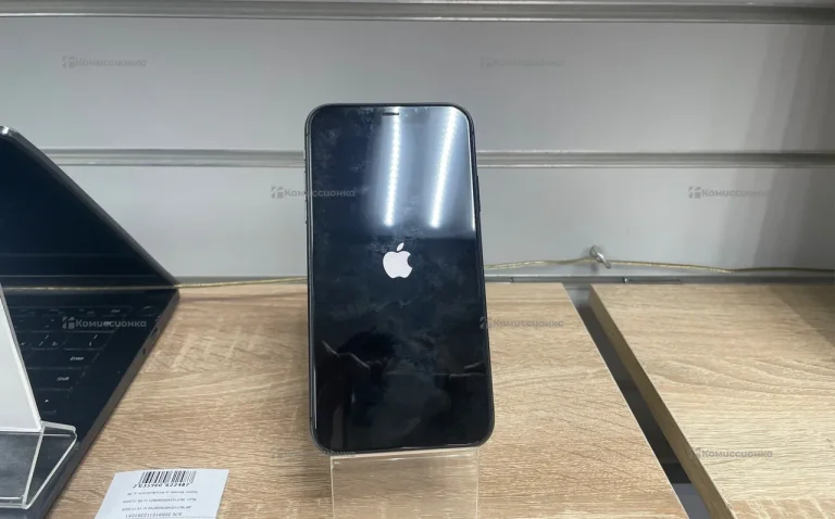 Apple iPhone 11 4/64 ГБ