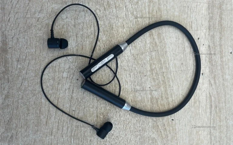 Наушники  Черные беспроводные Bt