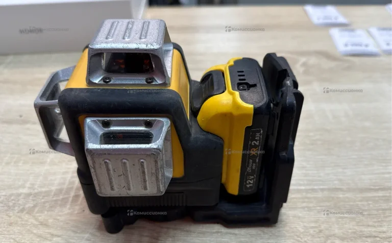 Аккумуляторный уровень Dewalt 3D реп.