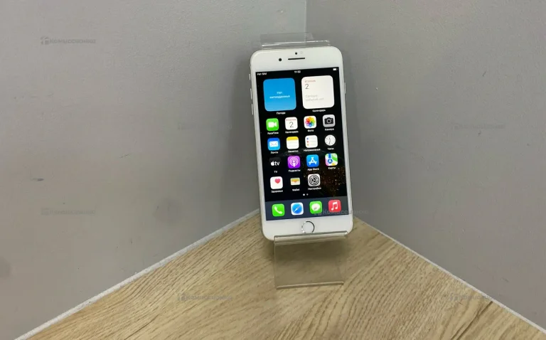 Apple iPhone 8 Plus 3/64 ГБ