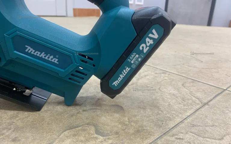 электролобзик Makita 4329