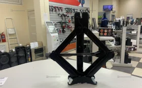 Купить Домкрат черный б/у , в Красноярск Цена:1490рублей