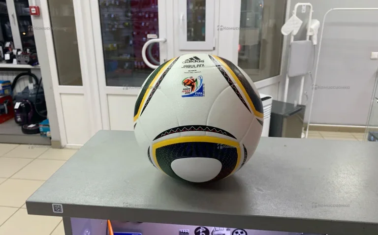 Футбольный мяч Adidas Jabulani