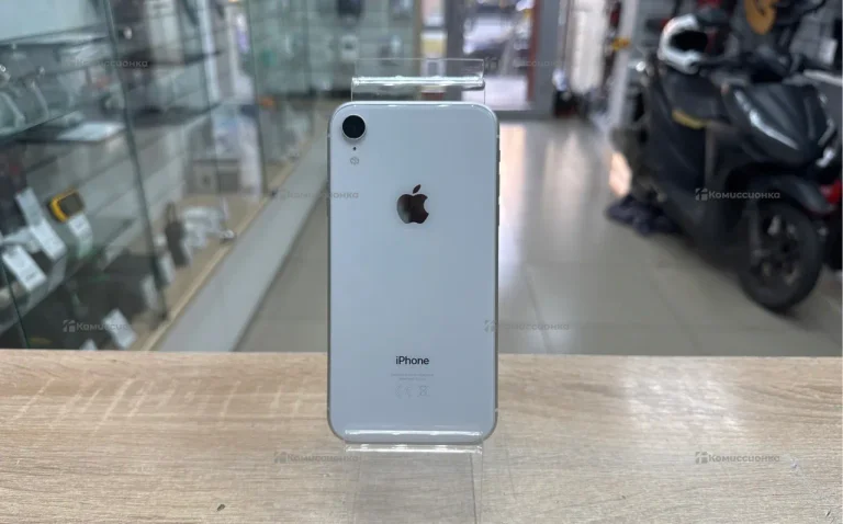 Apple iPhone XR 3/128 ГБ