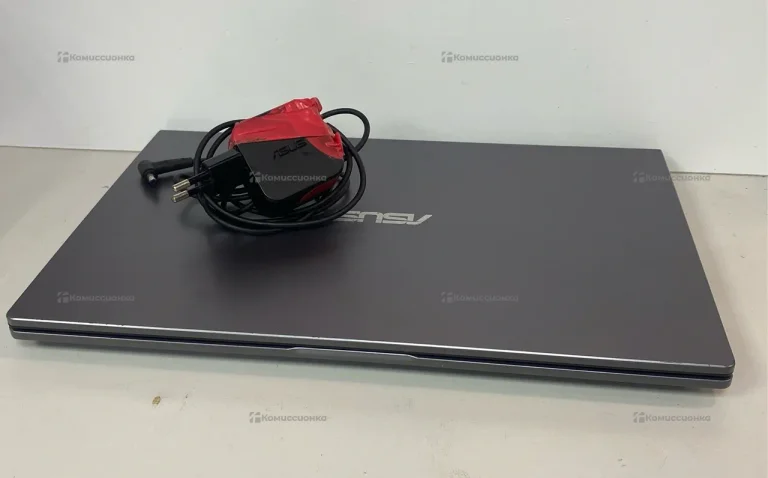 Ноутбук  ASUS VivoBook laptop