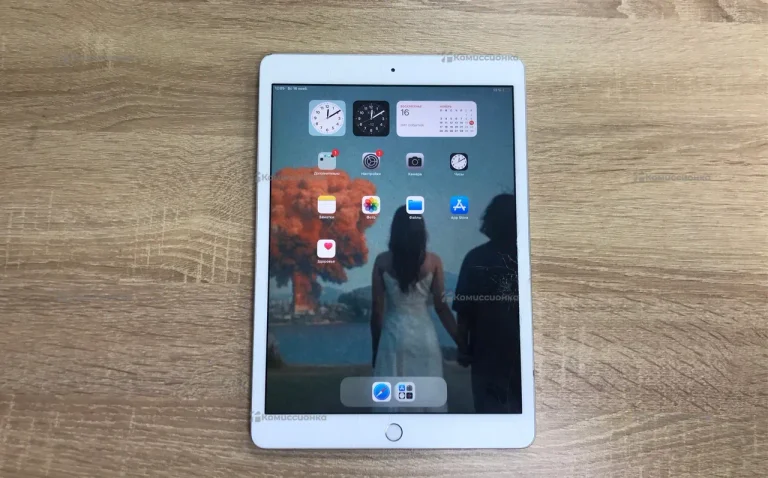 Планшет Apple iPad 8 32 WiFi