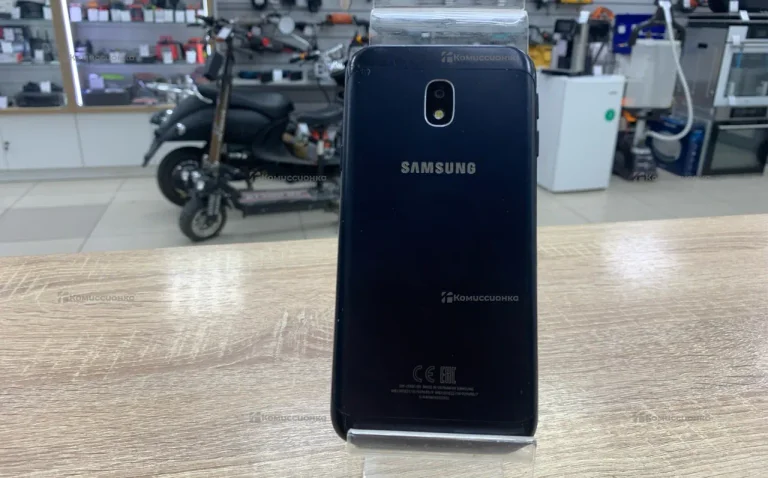 Samsung Galaxy J3 (2017) 2/16 ГБ