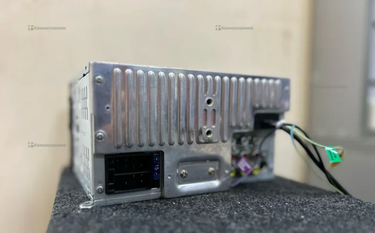Автомагнитола  kenwood dmx 100