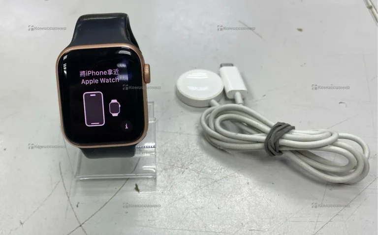 Часы  Apple Watch SE 40mm