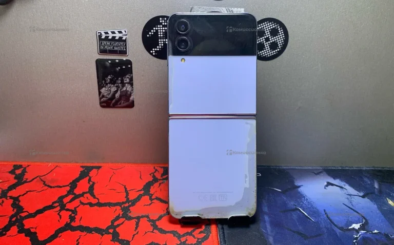 Samsung Galaxy Z Flip4 8/256 ГБ
