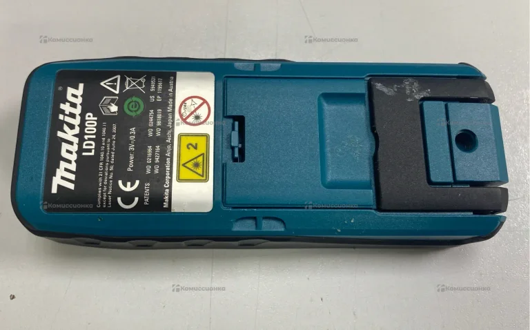 Лазерный дальномер makita LD100P