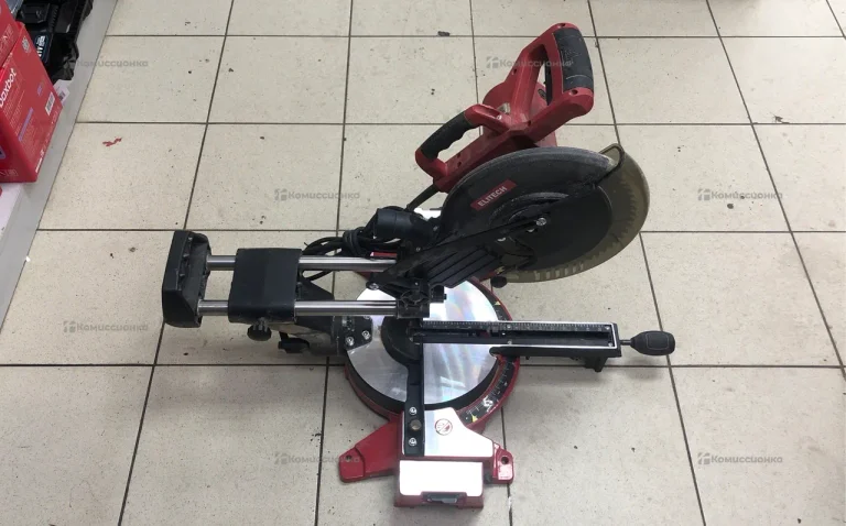 Торцовочная пила Elitech ПТ 1825К