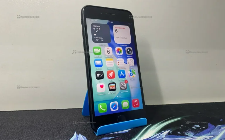 Телефон iPhone SE 2020 64Gb
