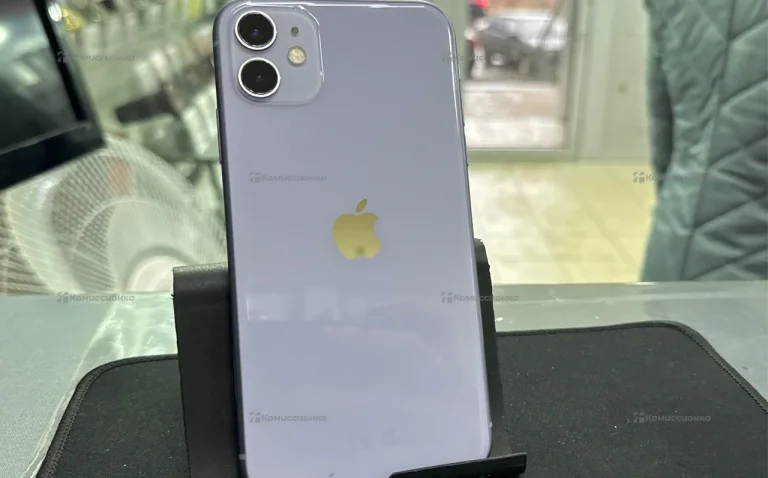 Apple iPhone 11 4/128 ГБ