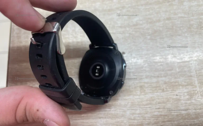 Часы  Samsung Gear Sport