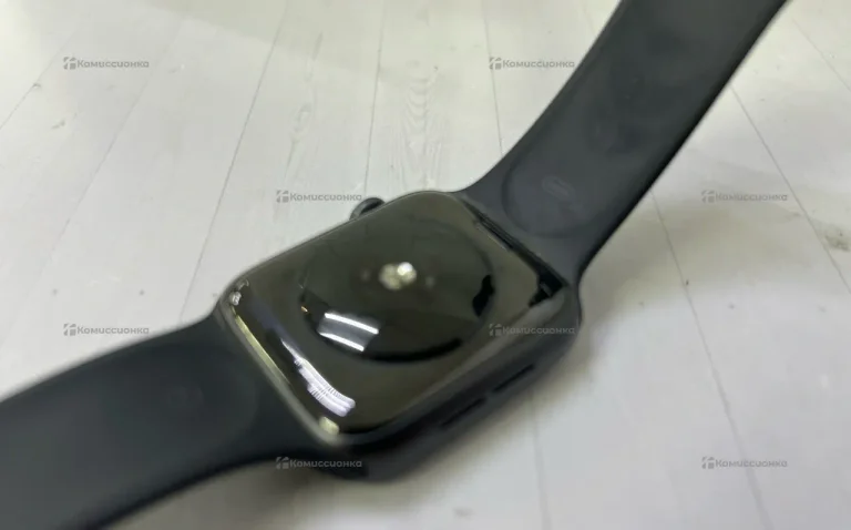 Часы Apple Watch SE 44mm