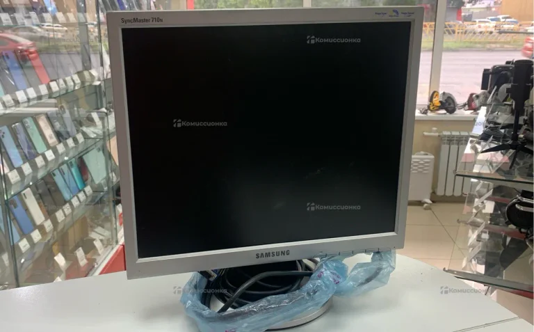 Монитор Samsung SyncMaster 710N
