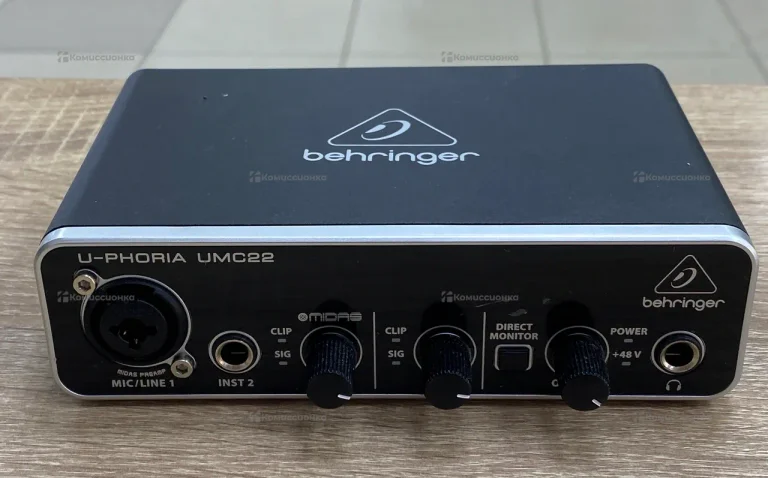 Звуковая карта Behringer UMC22