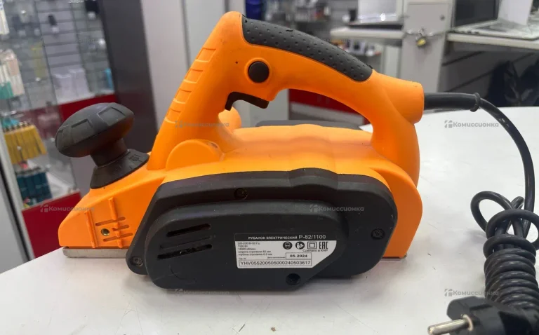 Сетевой электрорубанок ВИХРЬ Р-82/1100